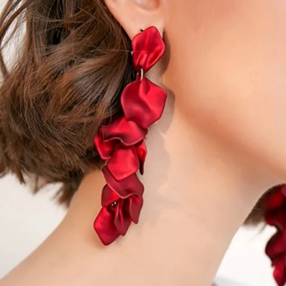 Fashion Rose Petal Long Earrings - Picture 5 of 11